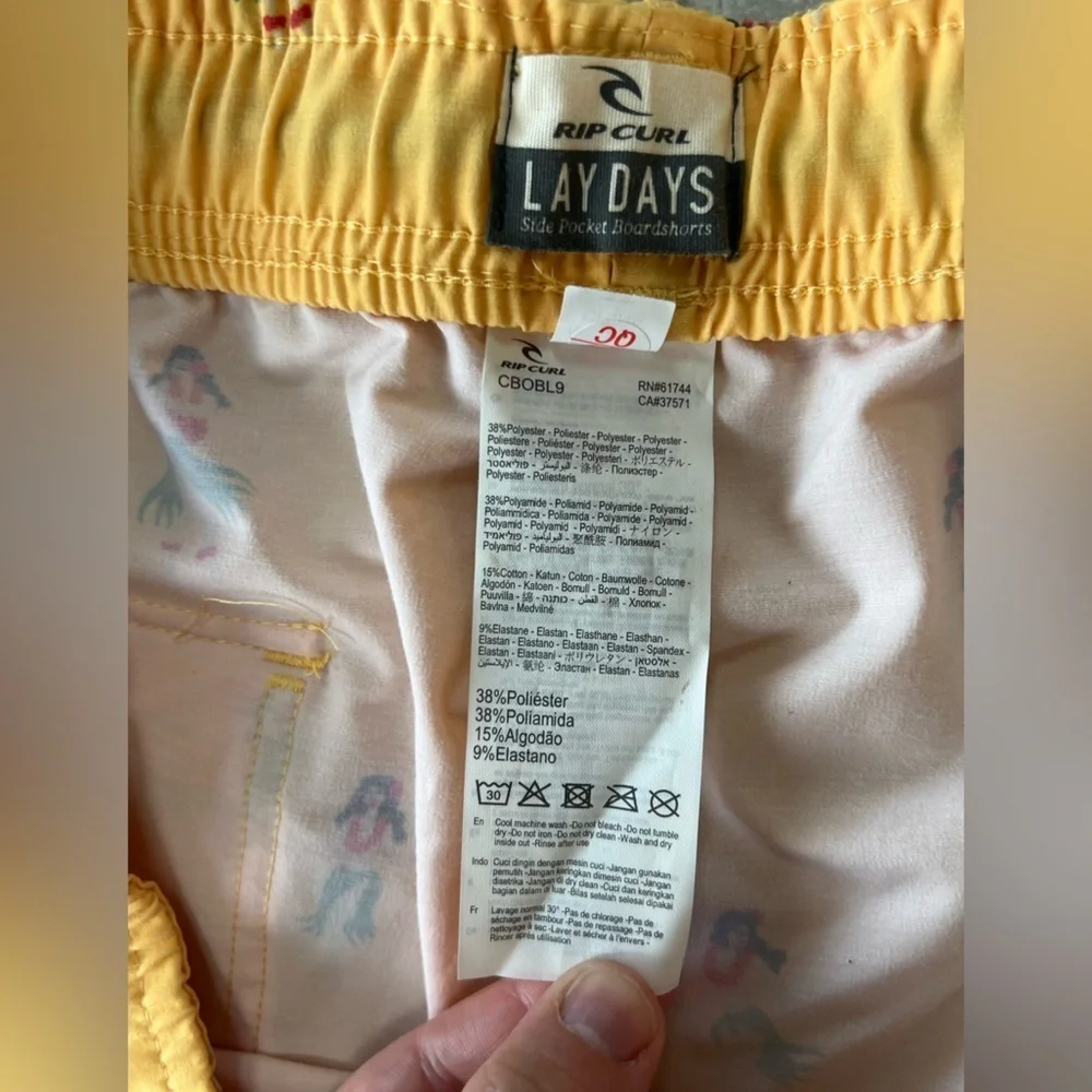 Rip Curl NWT Tropical Vibes 17” Volley Swim Board Shorts Washed Yellow, XXL